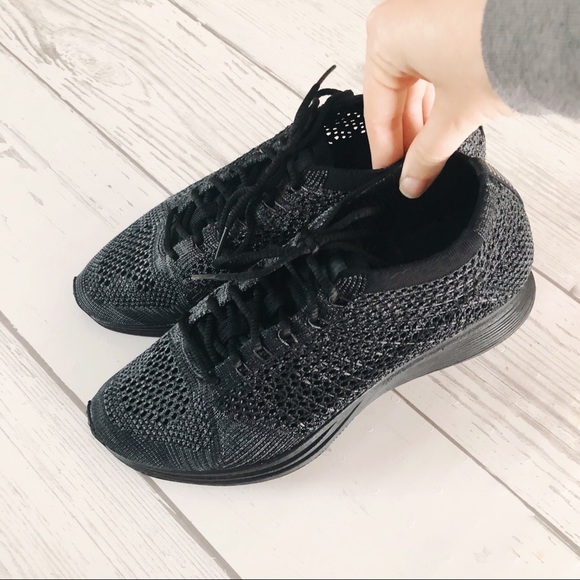 NEW Nike Flyknit Racer Midnight Triple Black - Picture 2 of 8